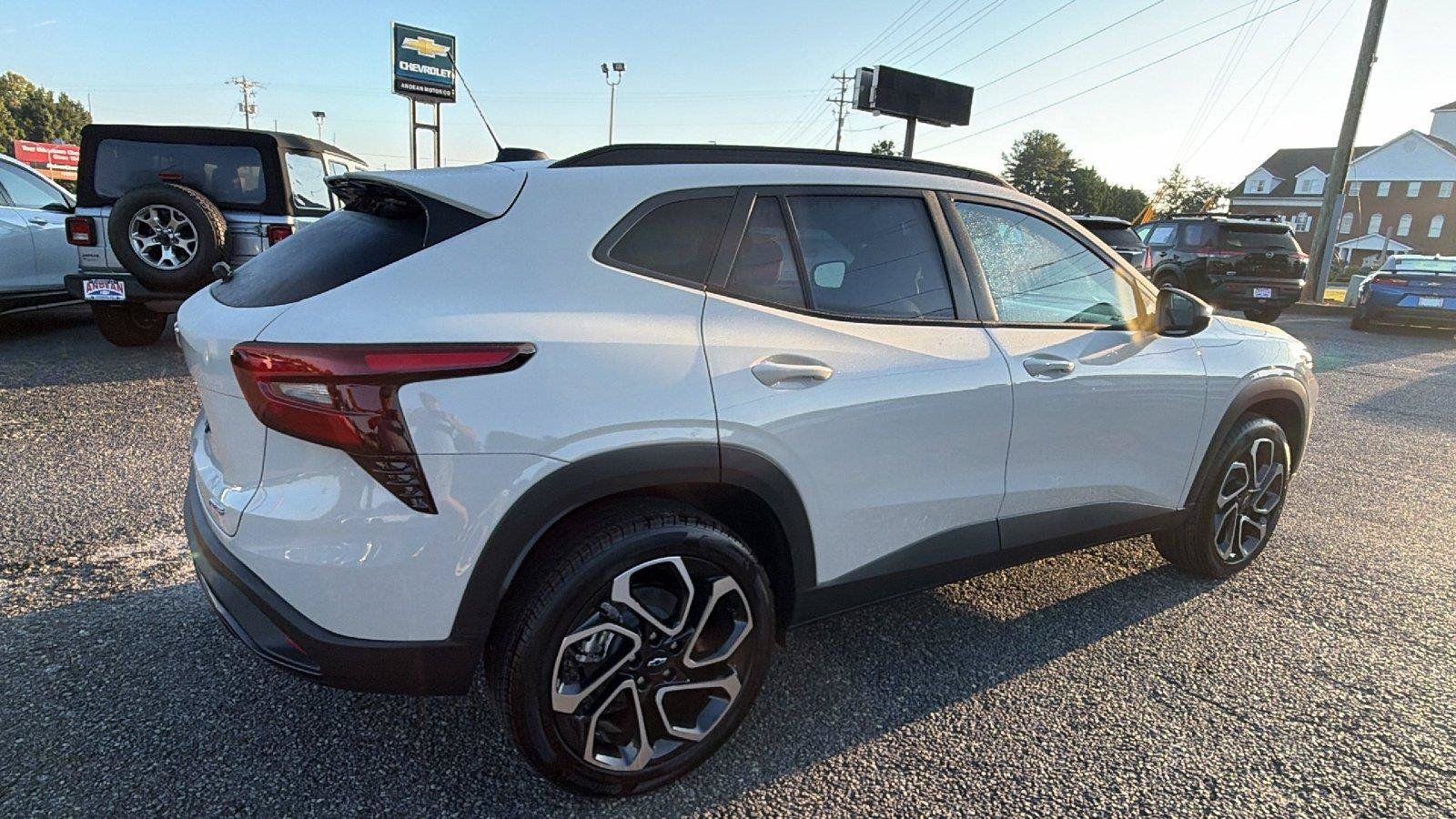 New 2026 Chevrolet Trax RS w/ Sunroof Package FWD image 9