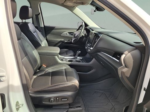 Used 2020 Chevrolet Traverse RS image 30