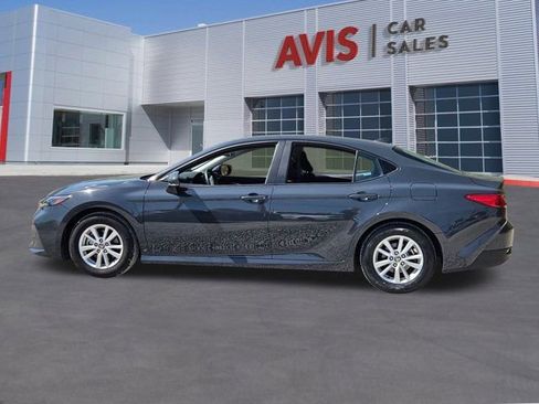 Used 2025 Toyota Camry LE image 10