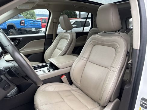 Used 2021 Lincoln Aviator Reserve image 13