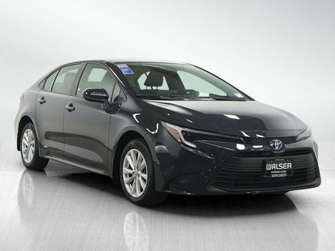 Used 2025 Toyota Corolla LE image 7