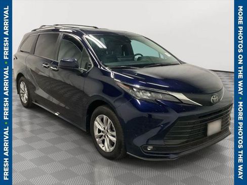 Certified 2026 Toyota Sienna XLE AWD/4WD image 1