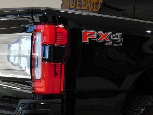 Used 2023 Ford F250 Limited w/ FX4 Off-Road Package image 88