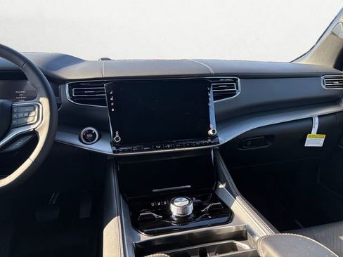 New 2026 Jeep Grand Wagoneer Limited image 11