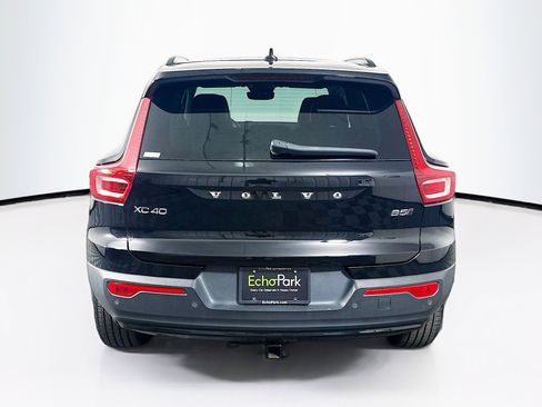 Used 2023 Volvo XC40 B5 Plus w/ Driver Assist Package AWD/4WD image 7