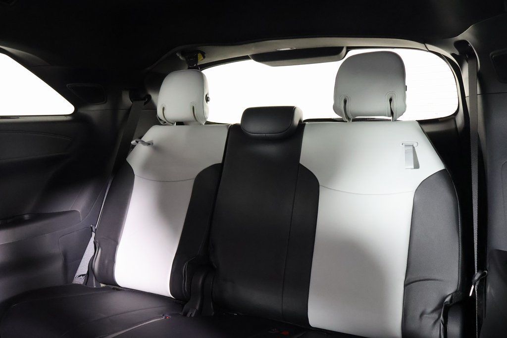 Used 2026 Toyota Sienna XSE FWD image 12