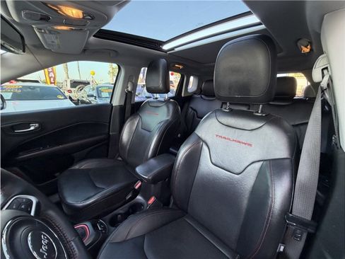 Used 2019 Jeep Compass Trailhawk w/ Leather Interior Group AWD/4WD image 18