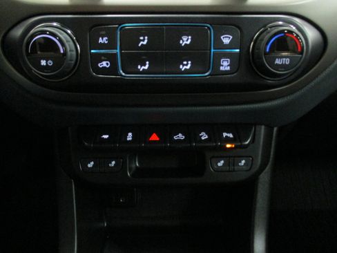 Used 2022 Chevrolet Colorado Z71 image 22