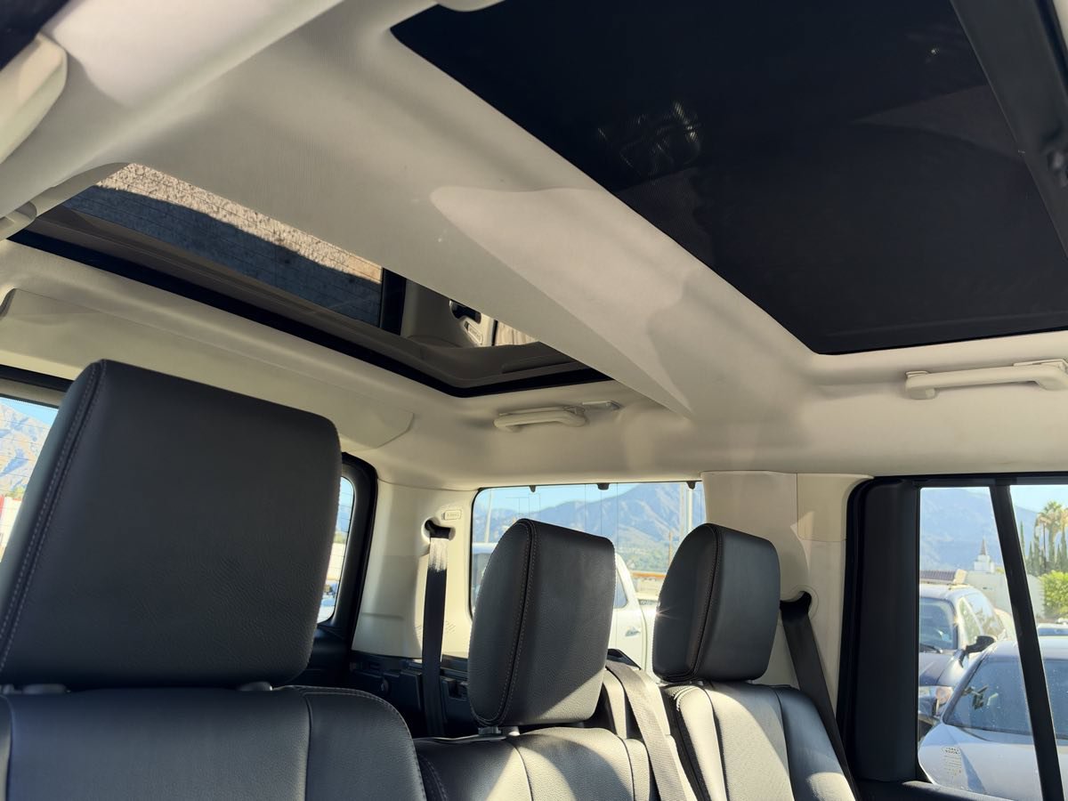 Used 2015 Land Rover LR4 HSE AWD/4WD image 26