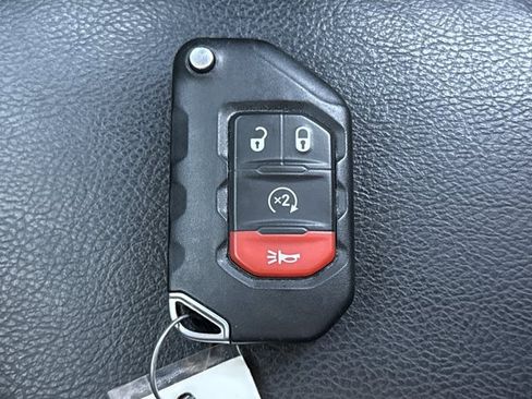 Used 2022 Jeep Gladiator Rubicon w/ Cold Weather Group image 21