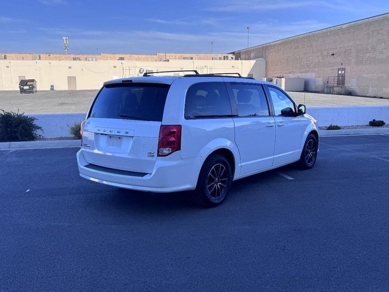 Used 2018 Dodge Grand Caravan GT FWD image 5