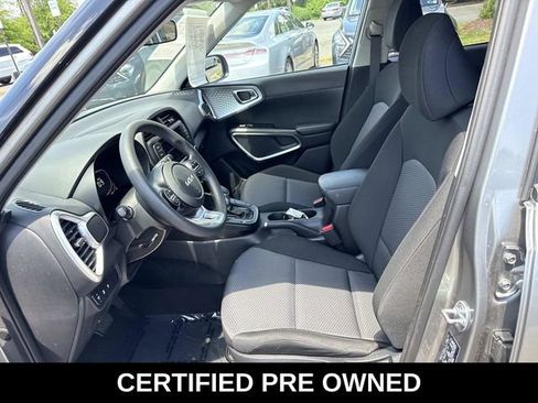 Used 2025 Kia Soul LX FWD image 14