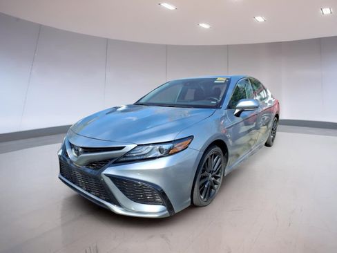 Used 2024 Toyota Camry XSE FWD image 2