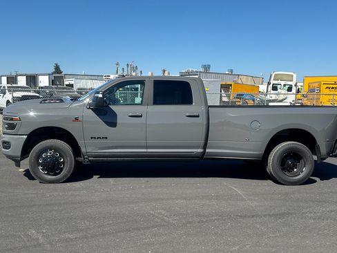 New 2026 RAM 3500 Laramie AWD/4WD image 6