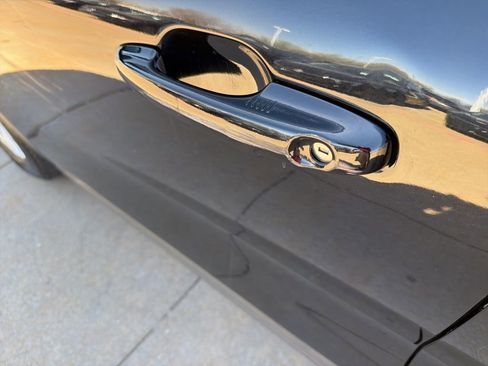 Used 2020 Ford Escape SE image 12