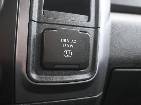 Used 2022 RAM 1500 Classic SLT AWD/4WD image 33