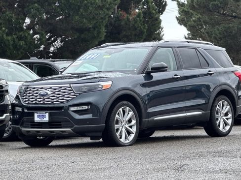 Certified 2022 Ford Explorer Platinum w/ Equipment Group 601A image 8