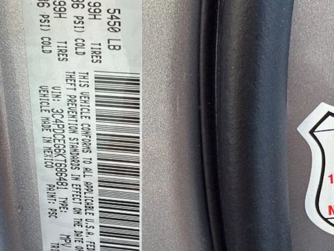 Used 2019 Dodge Journey GT image 33