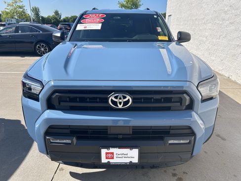 Used 2025 Toyota 4Runner SR5 AWD/4WD image 2