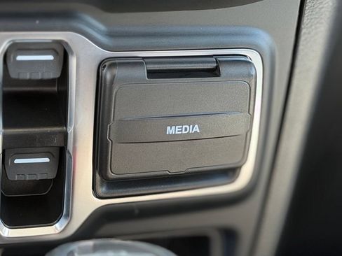 Used 2023 Jeep Gladiator Rubicon w/ Cold Weather Group AWD/4WD image 14
