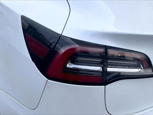 Used 2019 Tesla Model 3 Standard Range image 25