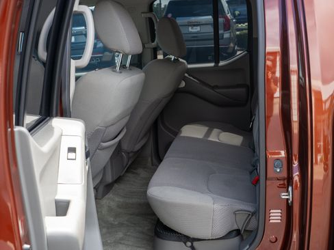Used 2016 Nissan Frontier SV AWD/4WD image 27