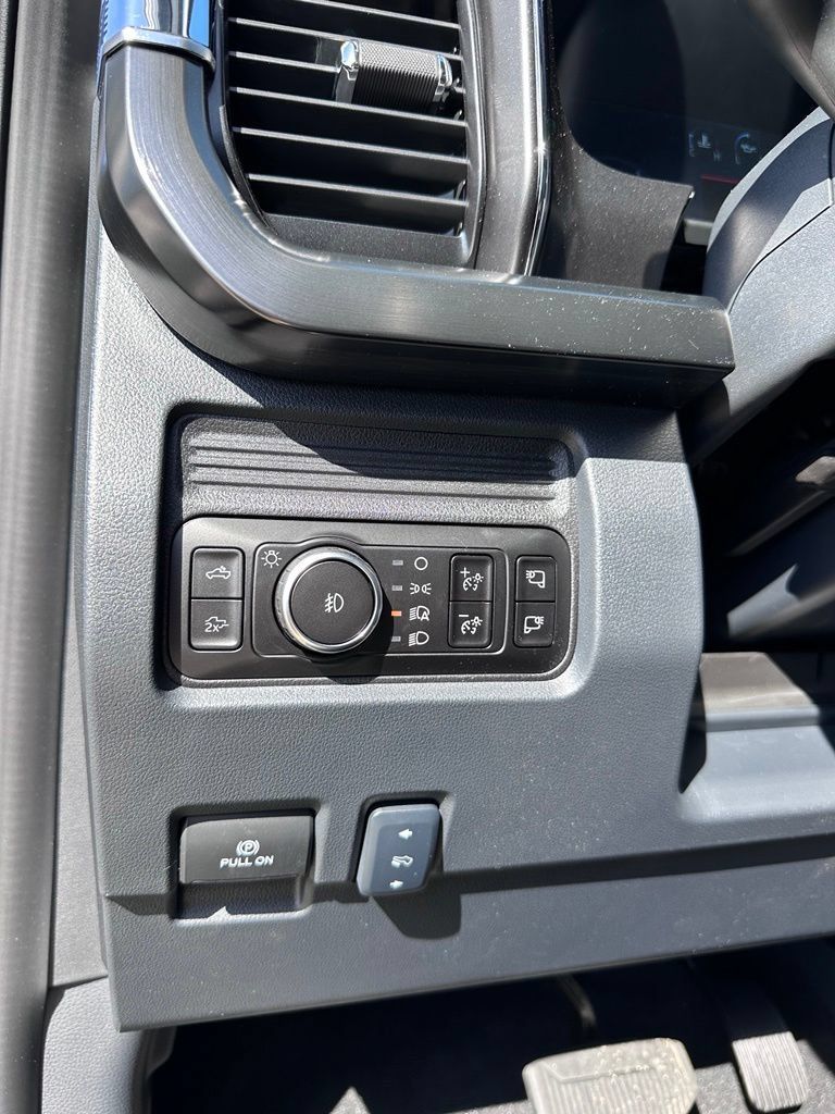 New 2026 Ford F350 Lariat w/ Chrome Package AWD/4WD image 13
