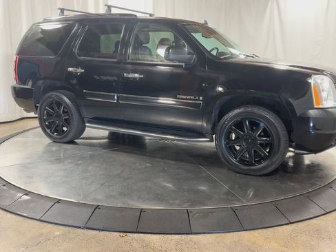 Used 2008 GMC Yukon Denali image 2