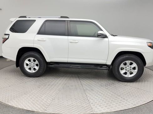 Used 2019 Toyota 4Runner SR5 Premium image 9