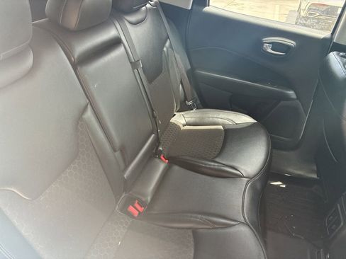Used 2021 Jeep Compass Latitude AWD/4WD image 10