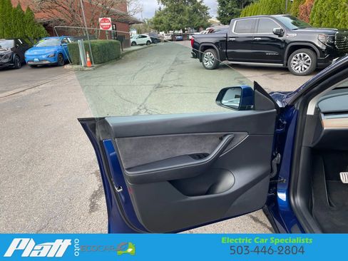 Used 2020 Tesla Model Y Performance image 21