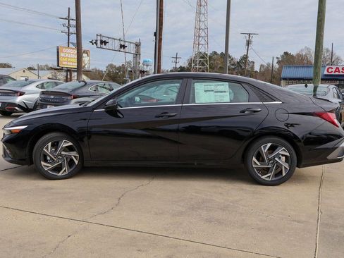 New 2026 Hyundai Elantra Limited image 28