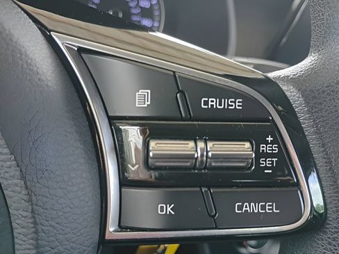 Used 2021 Kia Forte LXS FWD image 7
