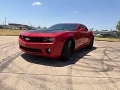 Used 2013 Chevrolet Camaro LS RWD image 2