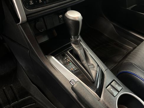 Used 2017 Toyota Corolla L image 27