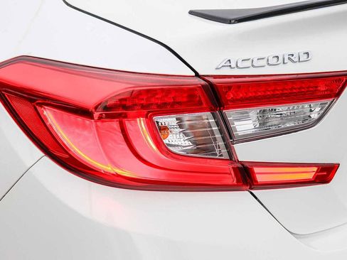 Used 2022 Honda Accord Sport image 9