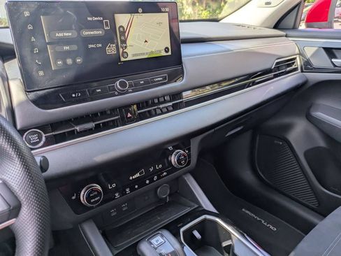 Used 2025 Mitsubishi Outlander SE FWD image 21