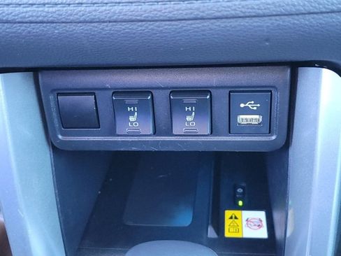 Used 2022 Toyota Corolla Cross XLE image 14