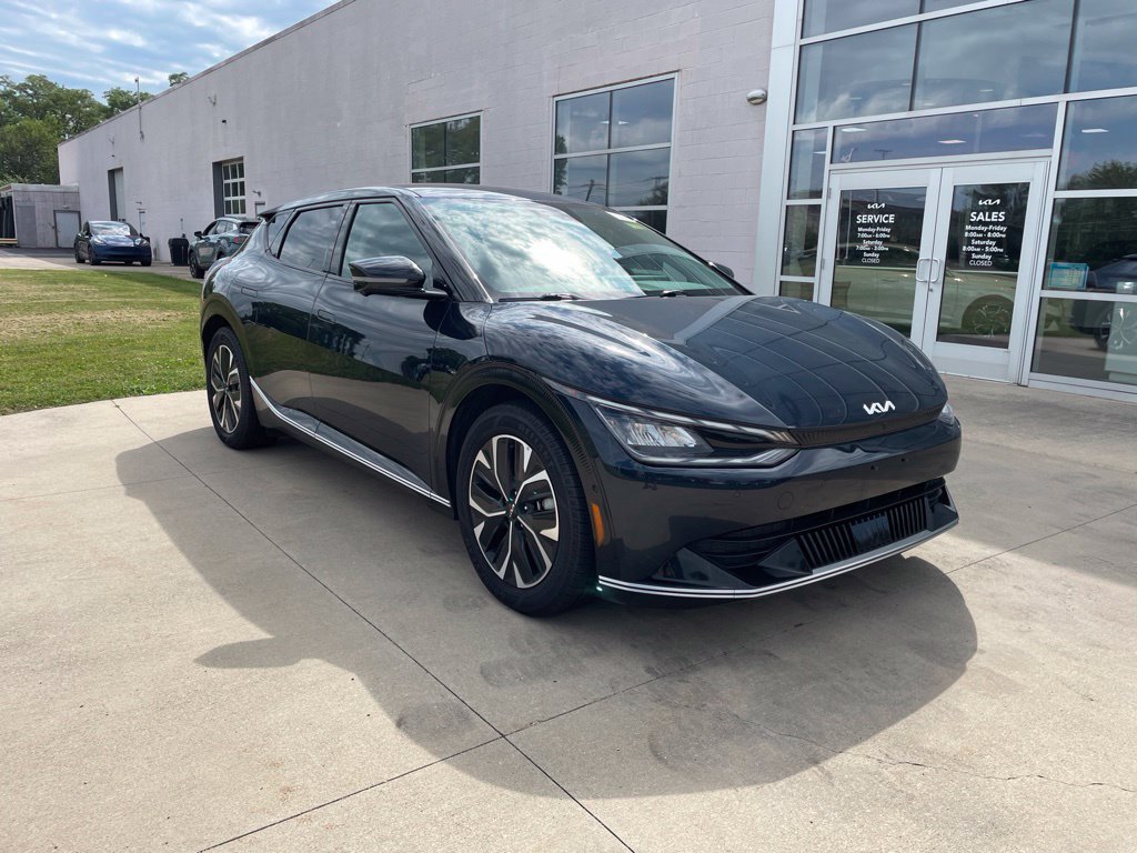 Used 2023 Kia EV6 Wind w/ Wind Technology Package AWD/4WD image 1