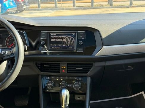 Used 2019 Volkswagen Jetta SE image 13