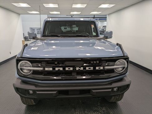 Used 2023 Ford Bronco Outer Banks image 2