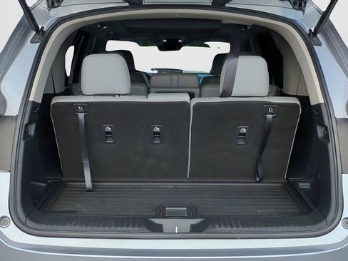Used 2024 Honda Pilot Touring image 12