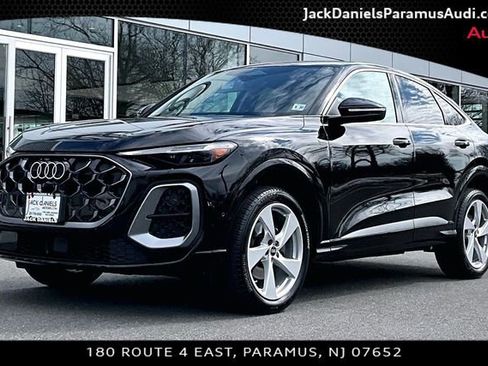 Used 2025 Audi Q5 Premium Plus w/ Premium Plus image 1