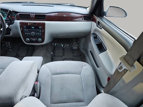 Used 2009 Chevrolet Impala LT image 4