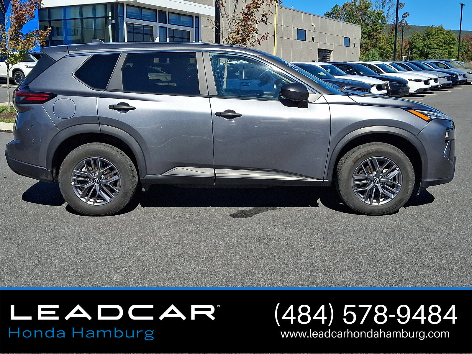 Used 2024 Nissan Rogue S AWD/4WD image 7