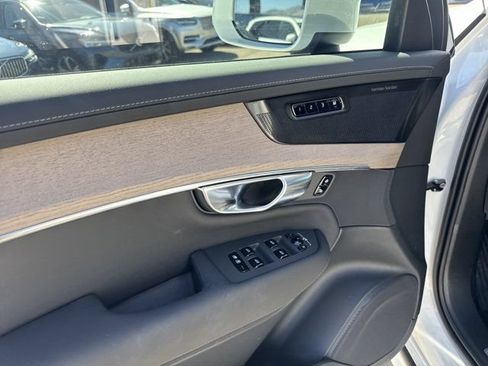 Used 2025 Volvo XC90 B6 Plus w/ Protection Package Premier AWD/4WD image 14