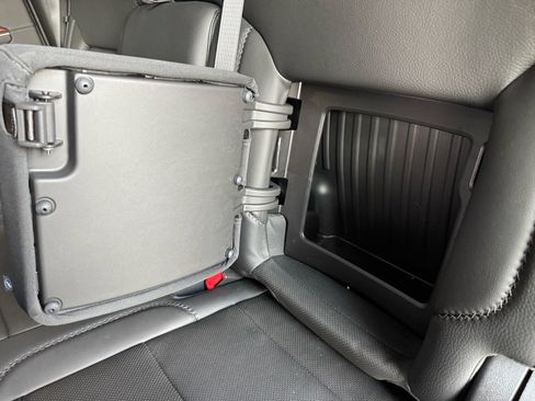 Used 2024 GMC Sierra 1500 Denali w/ Technology Package image 12