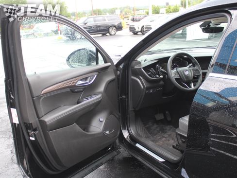 Used 2023 Buick Envision Avenir AWD/4WD image 10
