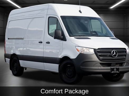 Used 2025 Mercedes-Benz Sprinter 2500 image 3
