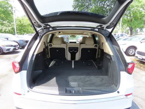 Used 2022 Acura MDX SH-AWD image 11